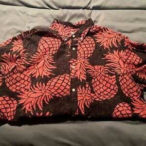 Old Navy Men’s Pineapple Print Shirt- Black and Red